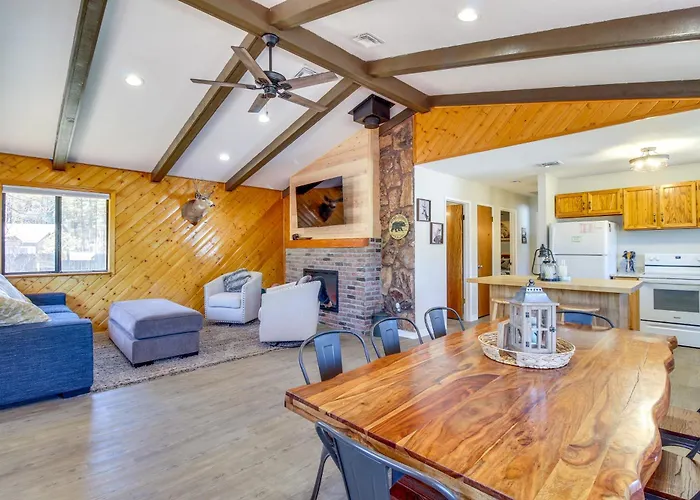 Peaceful Pinetop Cabin With Fireplace And Grill!
